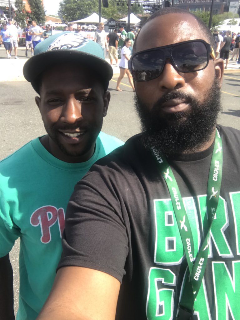 Mr___Motivated's tweet image. #975fanfest #londoncontest