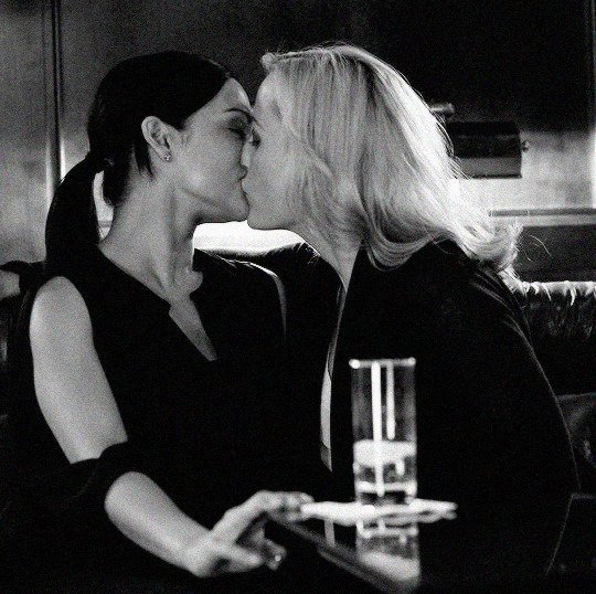 blanchettlips's tweet photo. Archie Panjabi and Gillian Anderson in The Fall https://t.co/YW3IUctfb3