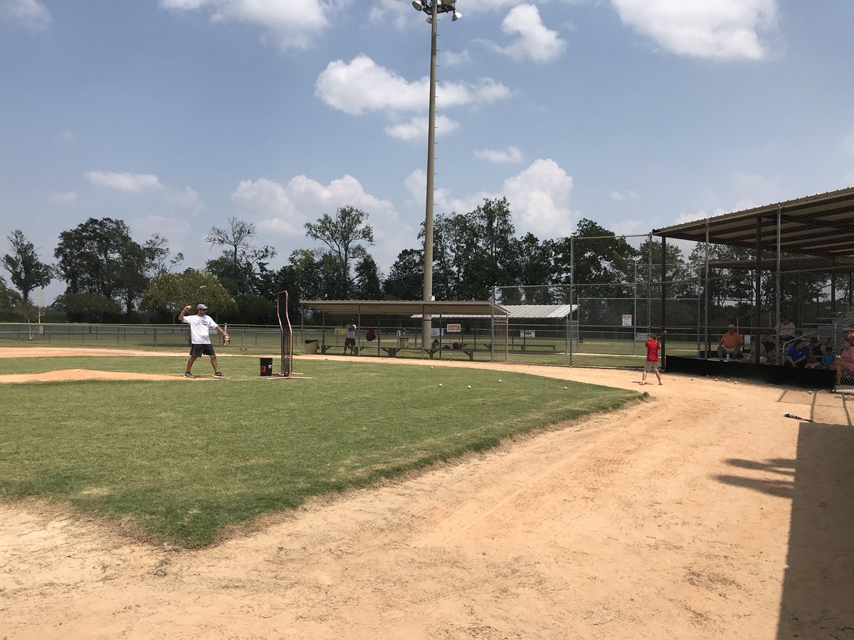 Some pictures from our 1st Homerun Derby today... A fun time was had by all!
