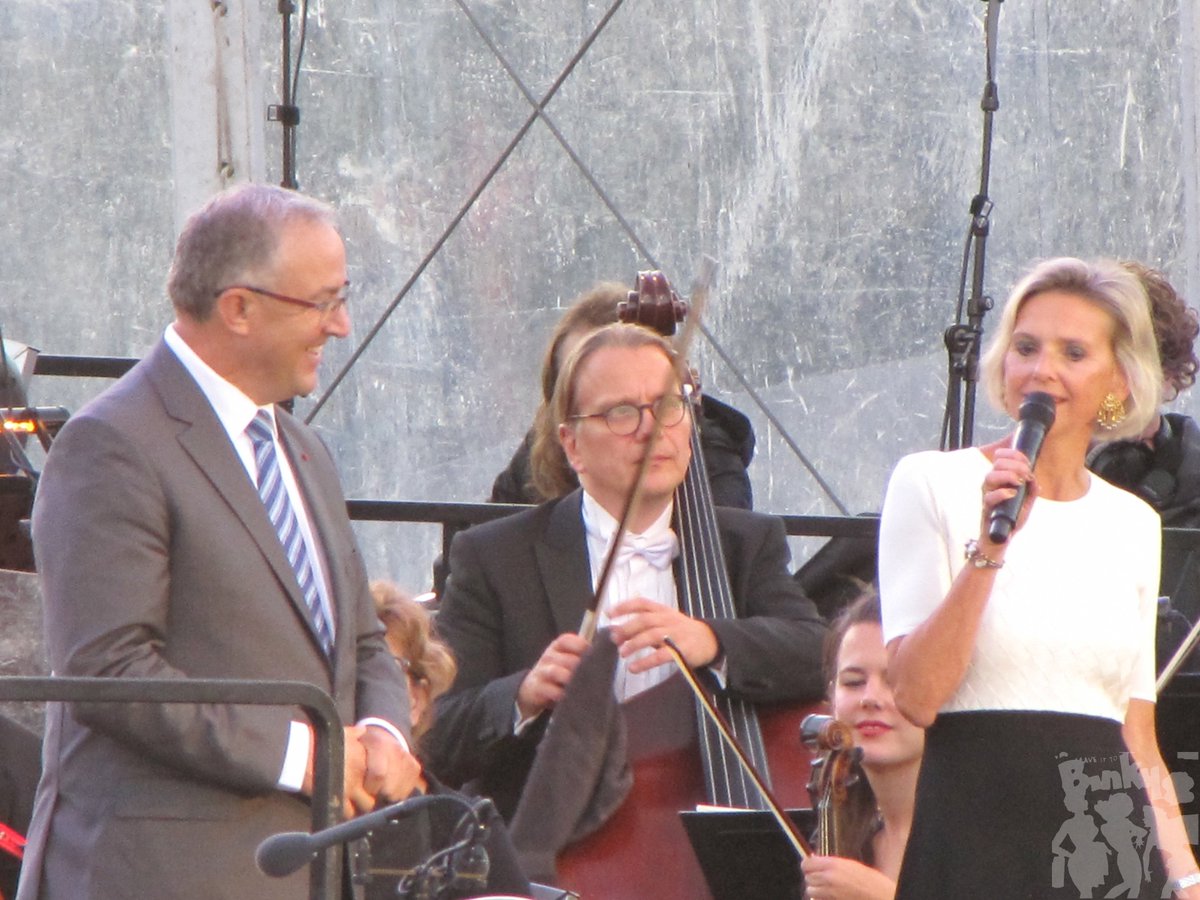 Binkie010's tweet photo. Het was weer een mooi #Veerhavenconcert in #Rotterdam #Veerhaven met o.a. Soojin Moon Sebastian (sopraan), Maria Riccarda Wesseling (mezzo), Paulo Ferreira (tenor). Morgen nog een voorstelling v/a 14:00 uur. https://t.co/CPqCLeeWck https://t.co/TAuc37PdfE