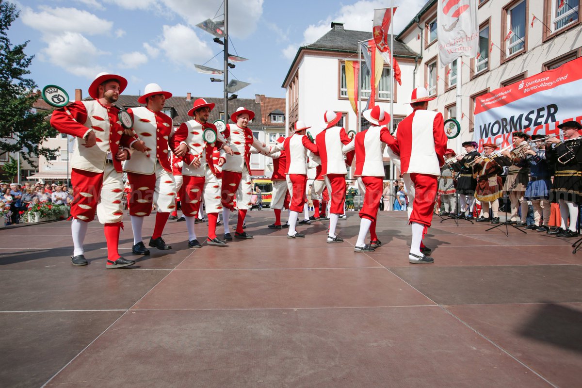 MichaelDebets's tweet photo. Impressions from the #Backfischfest 2018 opening in #Worms. More pictures at https://t.co/ToRxPwQzzz https://t.co/NU2M8nDHgs