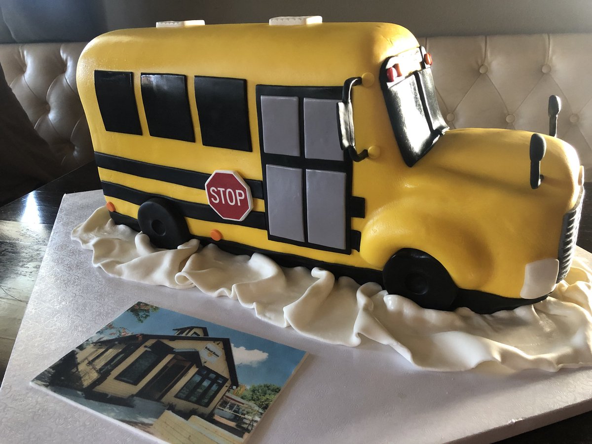 RealAleAustin's tweet image. Happy 5th Anniversary to our friends @schoolhousepub! Come celebrate from 3-8pm with $5 Real Ale pints, food and drink specials, and brewery swag for days! Dunk tank on hand if the beers aren’t enough to coolmyou down!