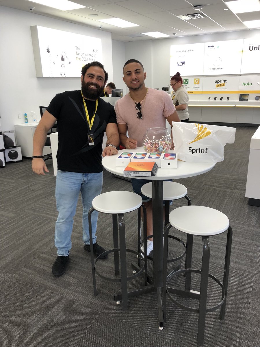 1294Sprint's tweet photo. Another Appointment, Another Happy Customer..😁 #SST #SPS #Sprint https://t.co/9eniaGzWxL