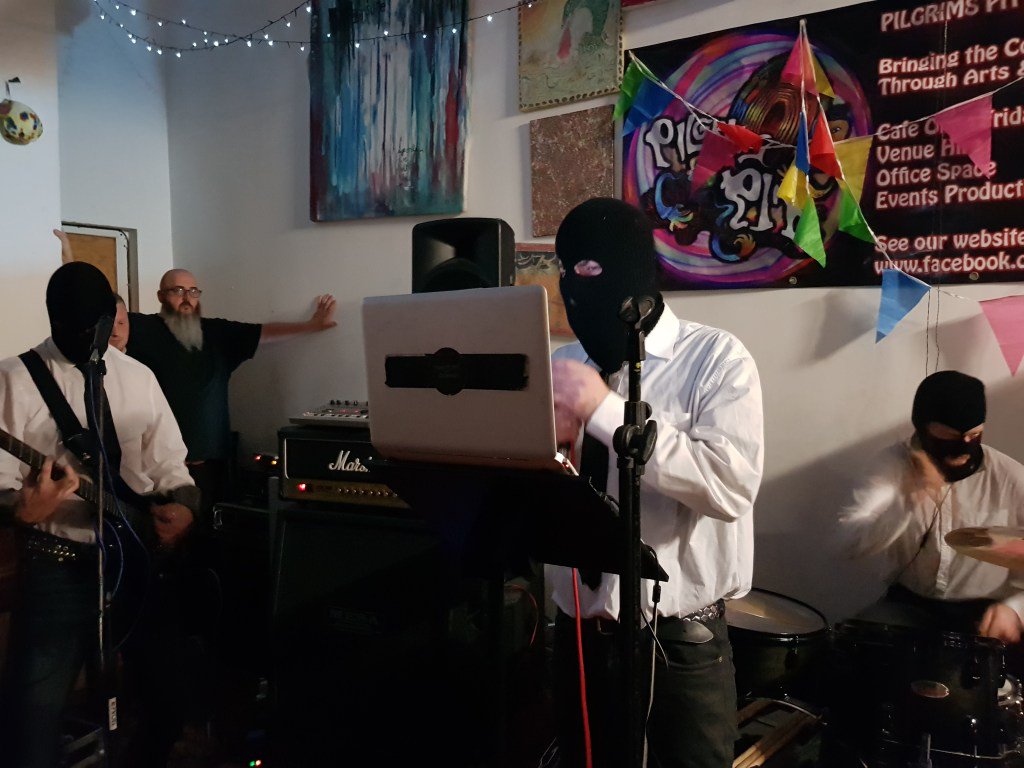 LIVE REVIEW: <a href="/FTBOA/">FromTheBogsOfAughiska</a> @ Pilgrim's Pit, Stoke-on-Trent (<a href="/throne_crimson/">Crimson Throne</a>) distortedsoundmag.com/live-review-fr…