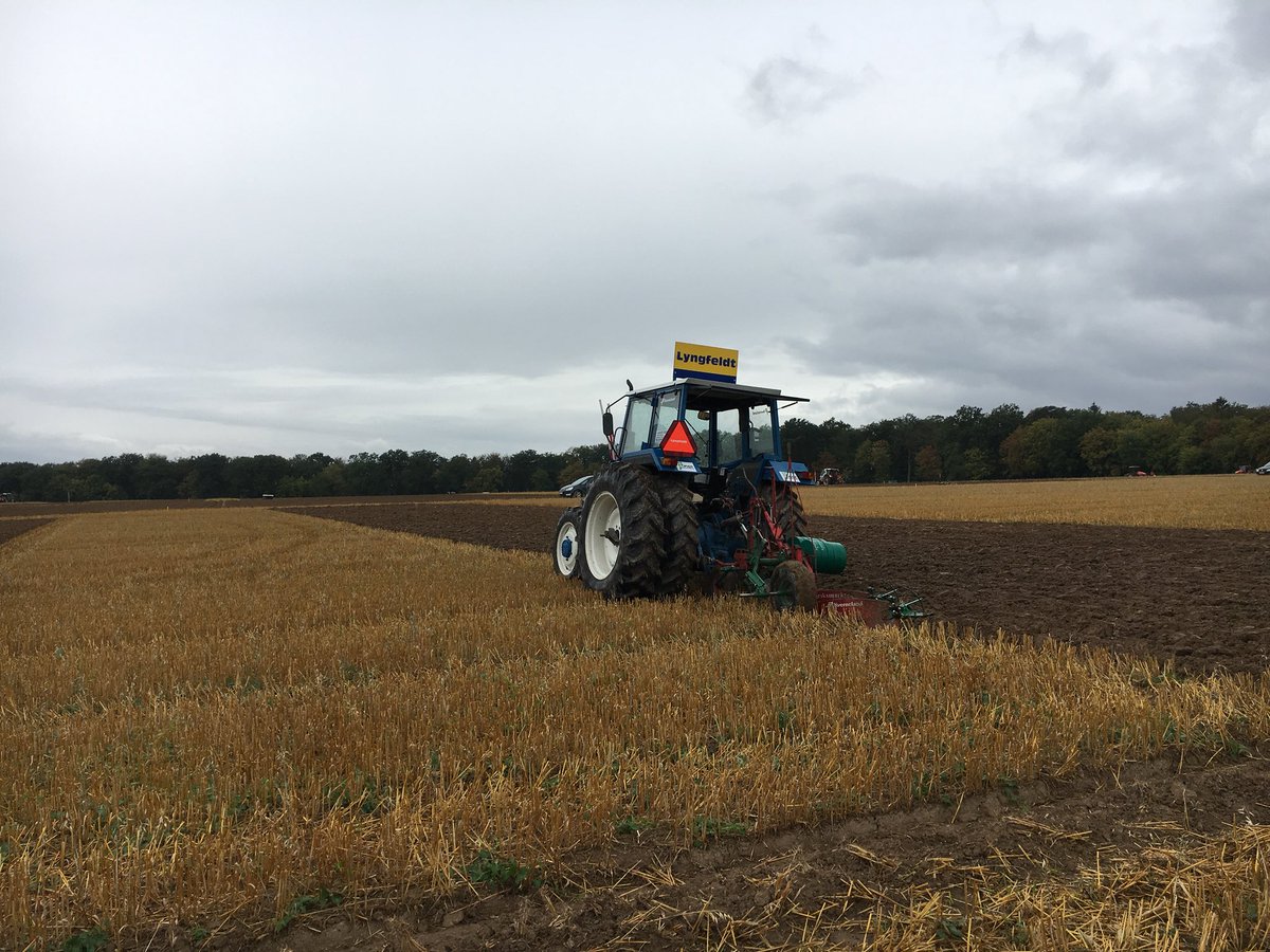 World_Ploughing's tweet photo. Unofficial practice taking place at Einsiedel p@World_Ploughing today https://t.co/DB1yLMhHXO