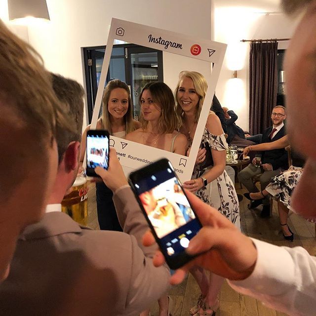 Everyone’s on the gram, even the WAG’s #warrensarah #mr&amp;mrsbennett ❤️ ift.tt/2o9niWP