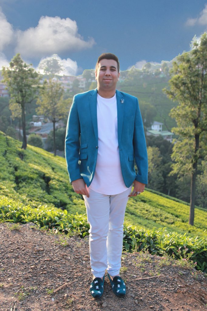 khush_skars's tweet photo. . #fashion #saturday #mcqueen #fashiondiaries #fashionaddict #fashionpost #stylist #designer #style #styleblogger #ootd #fblogger #streetstyle #luxuryfashion #ootd #fashion #india #london #vision #curatedbykhush #streetstyle #art #embroidred #suit #editorial #sartorial #shoes https://t.co/HfOs26d9XN