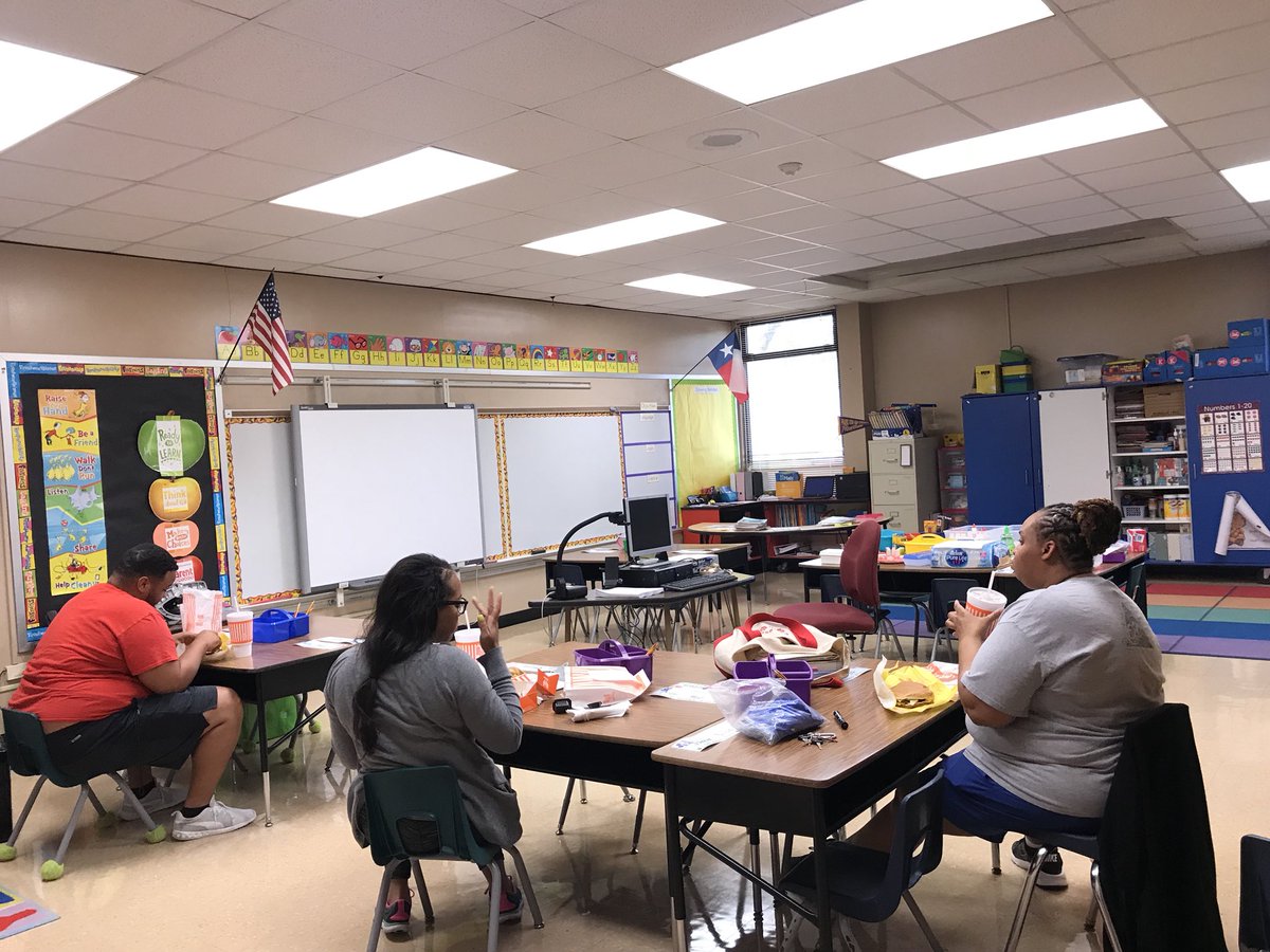 SasmitaMillie's tweet photo. Incredible Teachers and Staff are WorkingHard on Saturday!!
#ClassroomPrep.                                #OfficePrep 
#KateBell #1 Priority-Our Students. https://t.co/ft2XUE0wZc