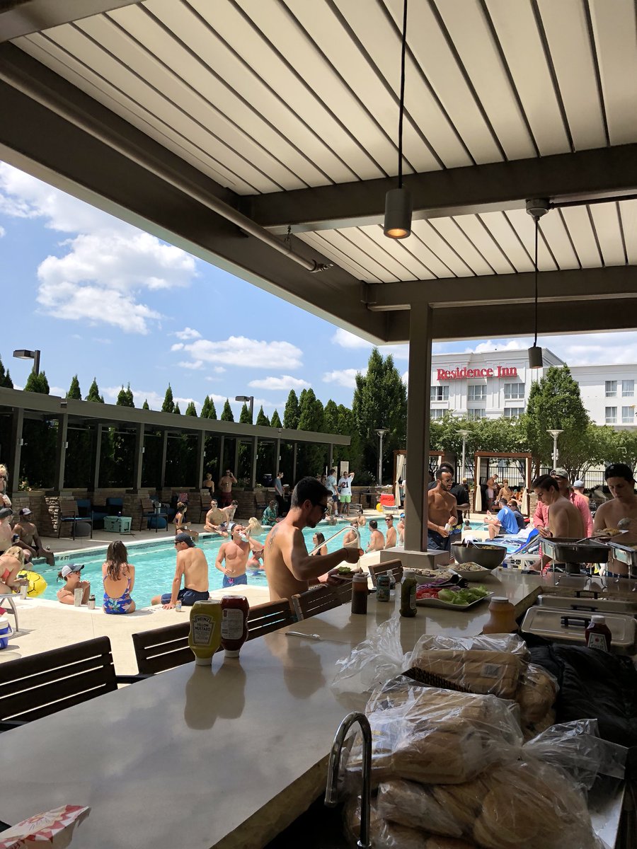 Reggiestanford3's tweet photo. #TheView winning local & getting outside our four walls at an #ACC #FiberTEAM #PoolPartyTableDay 🔥🔥🔥#TeamworkMakesTheDreamWork #CharLIT #RodgersTHAT #TMT #JustGo #LongLiveSummer #PoolPartyHost #LifeatATT @MarqRodgers @thatsgreenleaf @ClaireReazin @MidAtlantic1860 @404girl https://t.co/t080rOOkOS