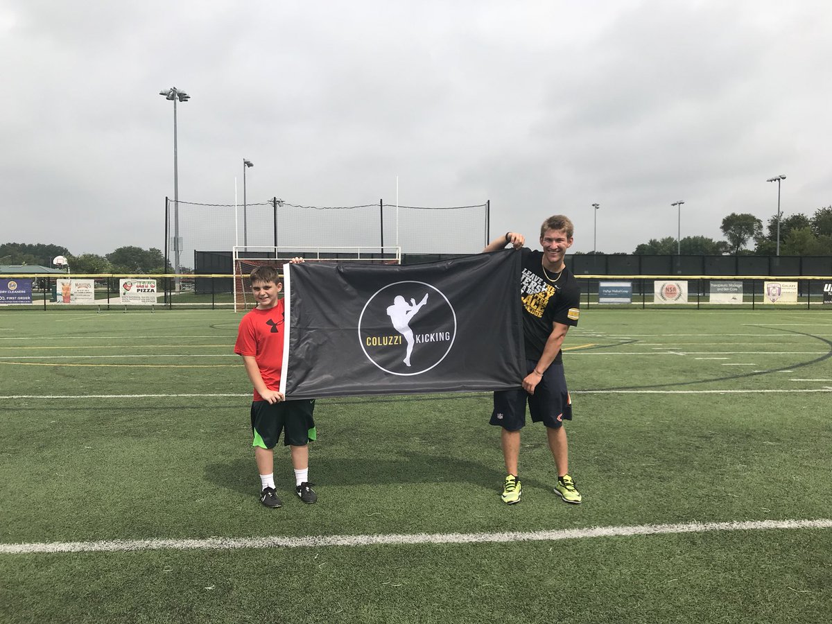 #NewStudent 👍 Coluzzi Kicking continues to grow! We had a great time working with Zach Bava from Naperville, Illinois! The sky is the limit! 💣🏈 #BombSquad ✍🏻 #GetHimAContract #GlazierClinics #HawkeyesMic #MULE #WizardKicking #GoalsProductions #GNC