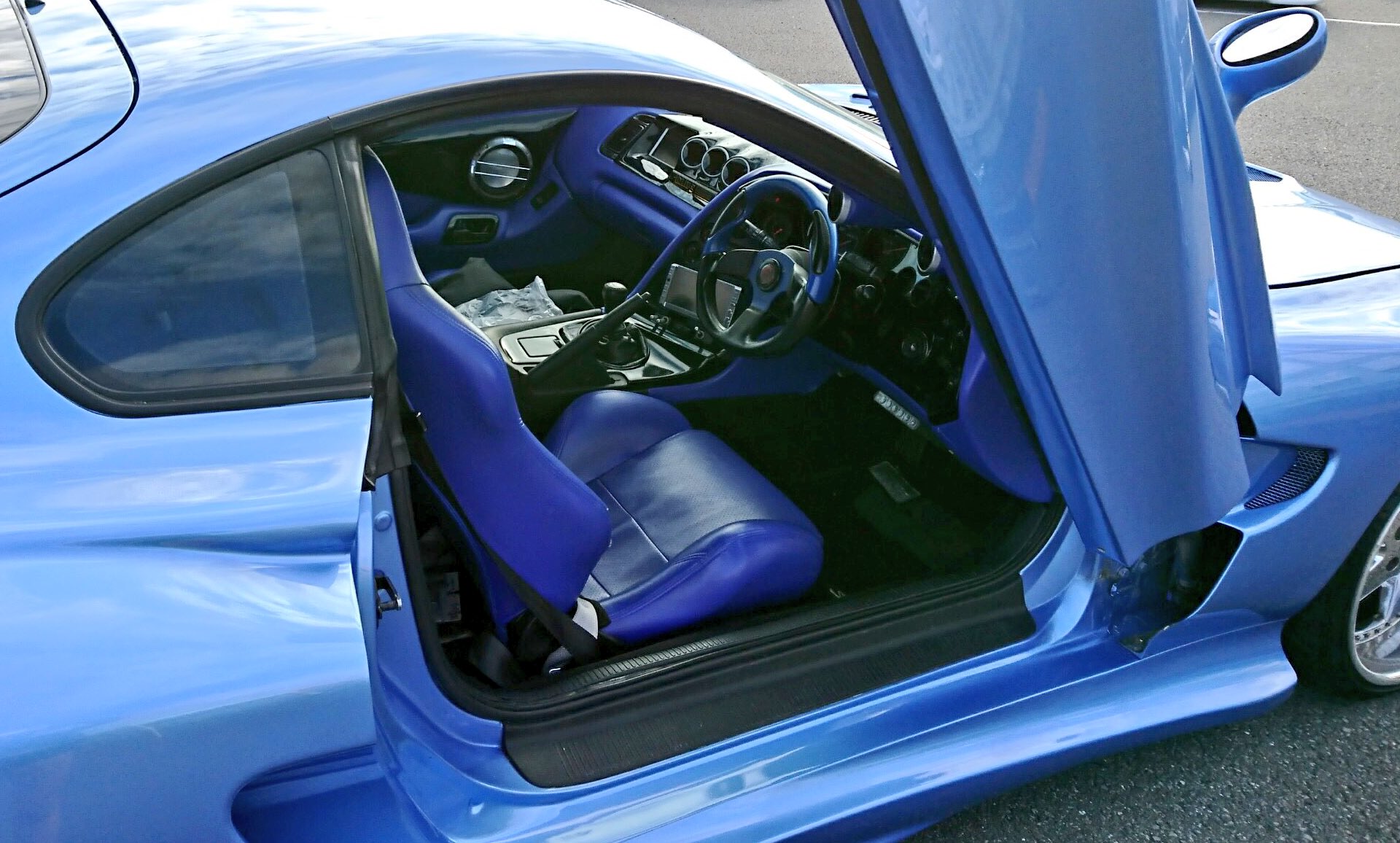 えん えんなお Twitter પર 内装でドヤれ 80スープラの内装 ワンオフダッシュボード ロックフォード5 1chスピーカー Defiメーター ワンオフドアバッフル レカロシート張り替えなど フェラーリの内装 純正オプションレザー