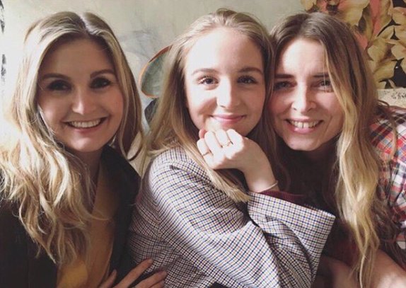 🐝🦋Holly Sophie Barton🦋🐝 (@hollybarton_x) on Twitter photo 