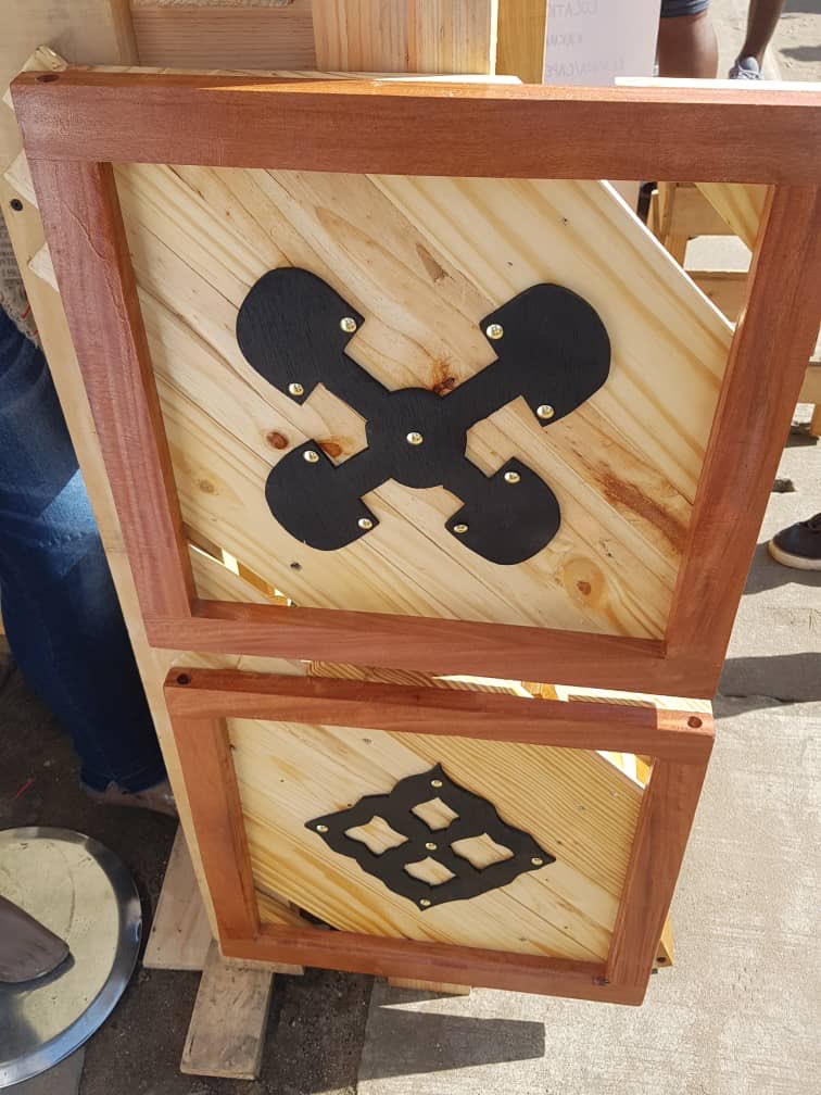 Laurie_Frempong's tweet photo. Get these lovely Adinkra Wall Art &amp; Wine bottle/glass rack by my favourite carpenter at #ChaleWote2018 
Special Chalewote discount available .
He’s at the Nisaf stand .
DM me to order or WhatsApp him on 0244633464 https://t.co/002jTjHd42