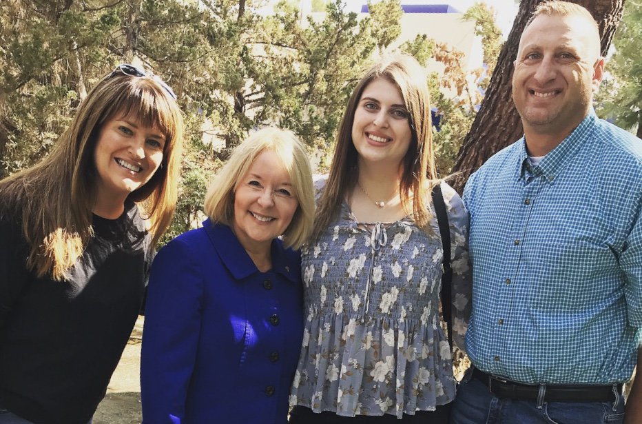 MichelleCorson7's tweet image. My niece had her pinning ceremony at @CSUBakersfield today as she enters the #honorsprogram 👏. #proudalum #proudaunt ❤️