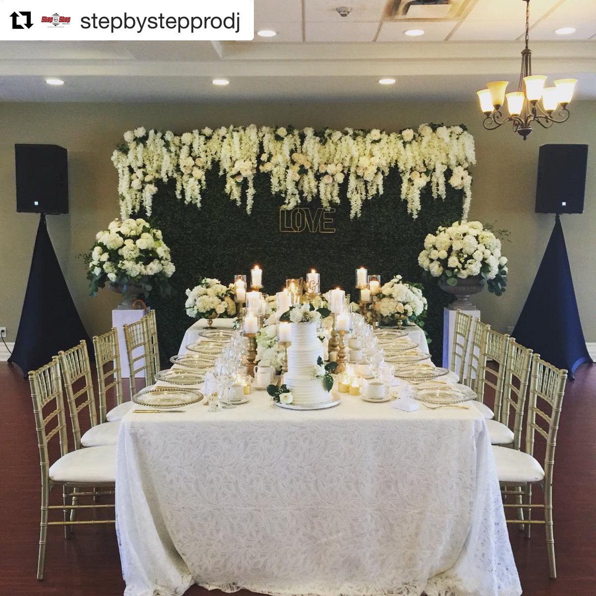 Taking the extra time &amp; wires to spread your speakers out in the room makes a huge difference in sound quality &amp; visual appearance
#DJ #setup #djlife #eventprofs #wedding #bride #groom #uxbridge #durham #durhamregion