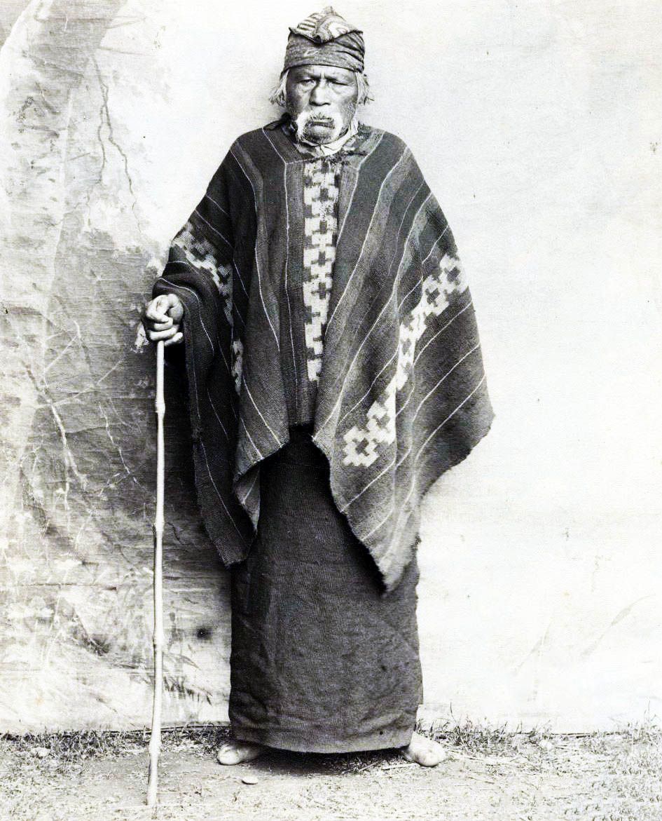 alb0black's tweet photo. Lonko mapuche, año 1885.
#Chile https://t.co/RehKiQR2FO