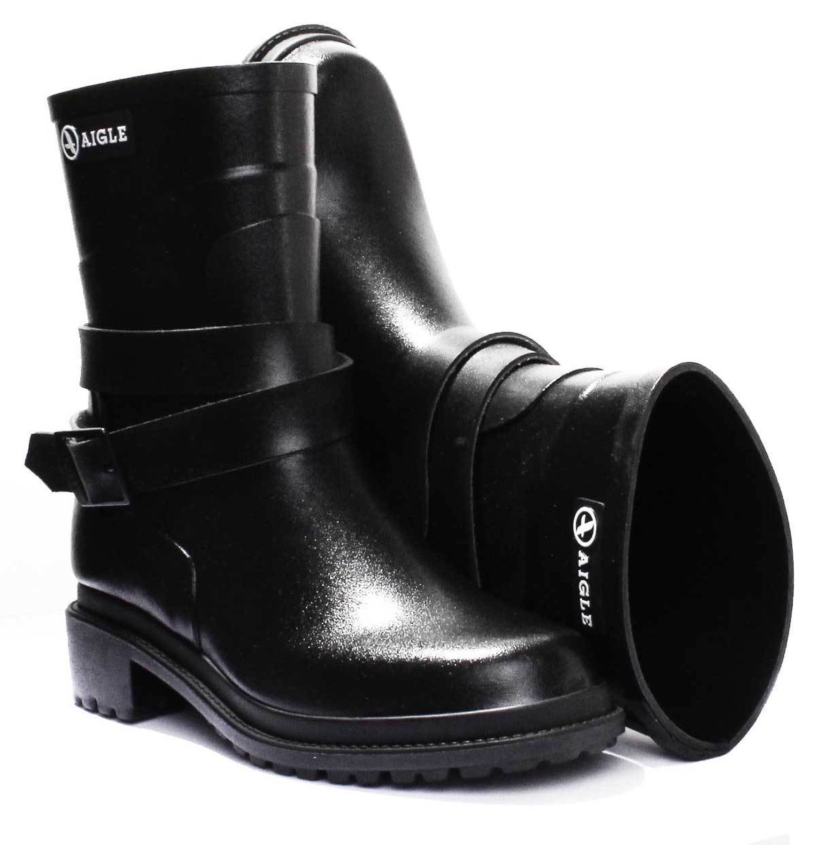 rowansky's tweet image. Handmade in France, and crafted with Natural Rubber, these Wellies are a stand up option for rainwear. 
@aiglefr #aigleboots #raincouver