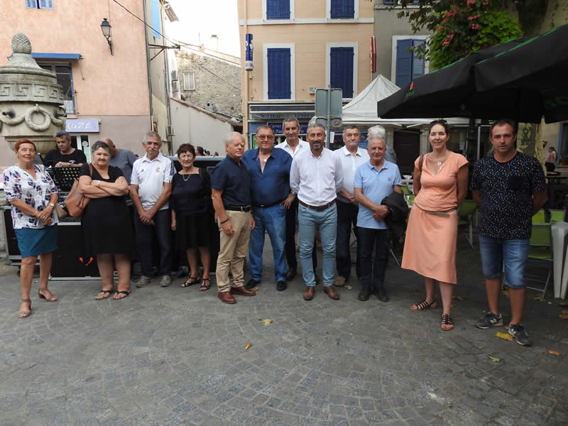 Hier soir à l'apéritif inaugural de la fête de Tourves