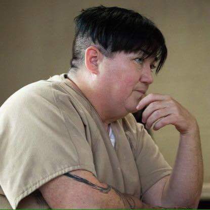 Yo en fake. / Yo en due.