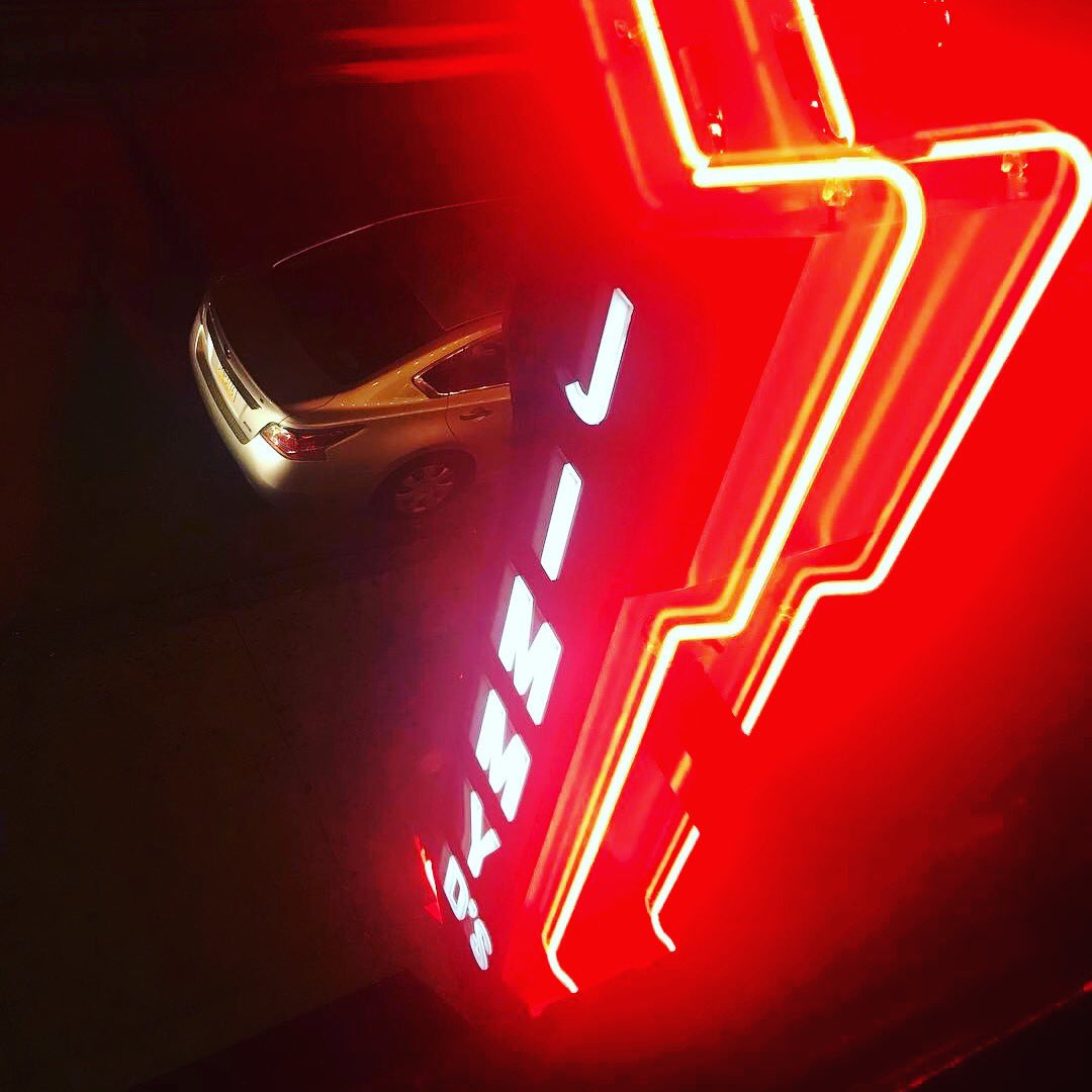 DJMidas's tweet photo. Find me upstairs in the booth at @jimmydspgh tonight! 10pm-2am #saturdaynight #pittsburgh #southside #saturdays #djmidas #jimmyds #jimmydspgh #djlife #nightclub https://t.co/jStgRAokNn