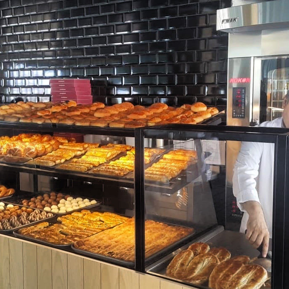 Turkitch_US's tweet photo. #Turkitch #Turkish #Food #Halal #Bakery #Dessert #Pistachio #Turkey #Turkiye #Baklava #Simit #Börek #Borek #SuBöreği #Bosnak #ozkanyilmaz #ozkanabi #startup https://t.co/d6JfRCGvxo