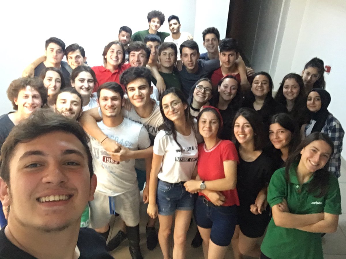sebaahatgunduzz's tweet photo. Hepinizi çok özlicem❤️ #AALGSK🕊
Bir devir daha böyle kapandı 
AH NE GÜZEL NE GÜZEL SİZİ SEVMEK https://t.co/o5nAXHUt3f