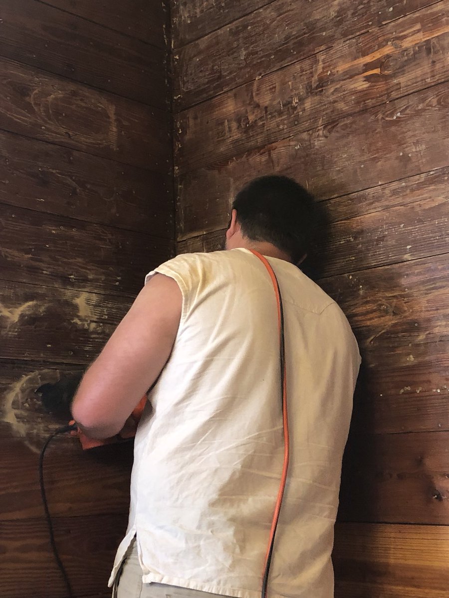 badbrookefly's tweet photo. Sad abuse and forced labor. Poor guy couldn’t even enjoy his Saturday. Mean ole wife. #whoissheanyway #badfly https://t.co/g6sglqNdbH