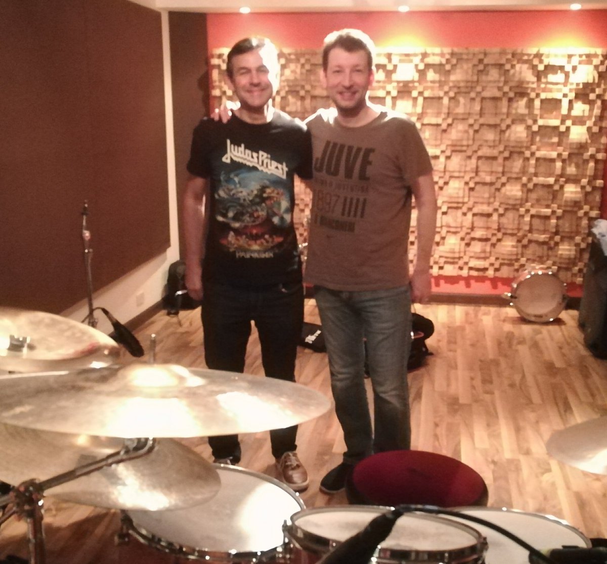 JuanXinTierra's tweet photo. También ayer en el estudio avanzando algo de material de Juan Xin Tierra.  En la batería pude contar con el talento de Ramón Varela! https://t.co/a4qWTenxH8