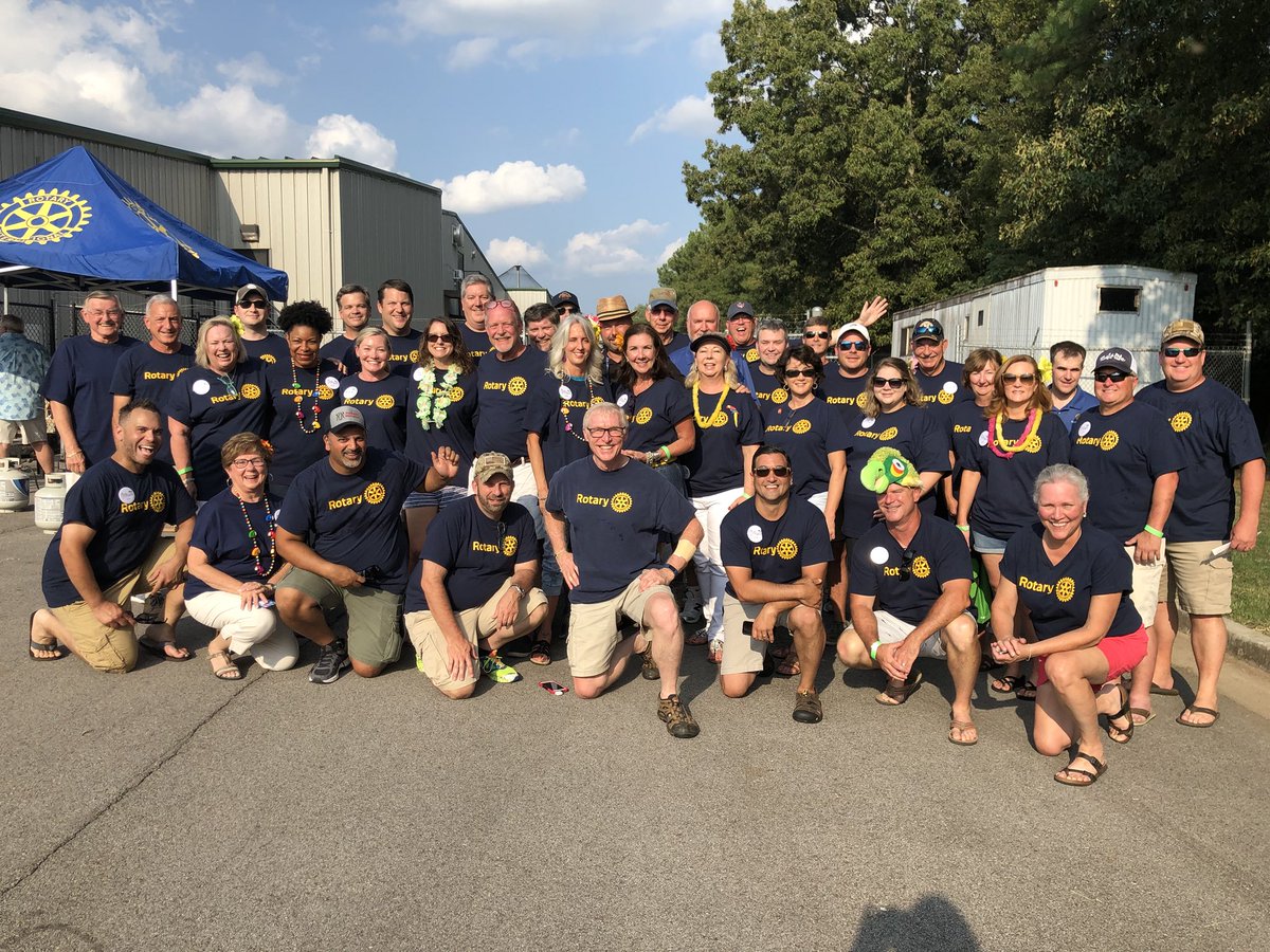 sandykpatel's tweet photo. Madison Rotarians at your Service! Parrots 2018 @madisonrotary https://t.co/TMJ86RUkOi
