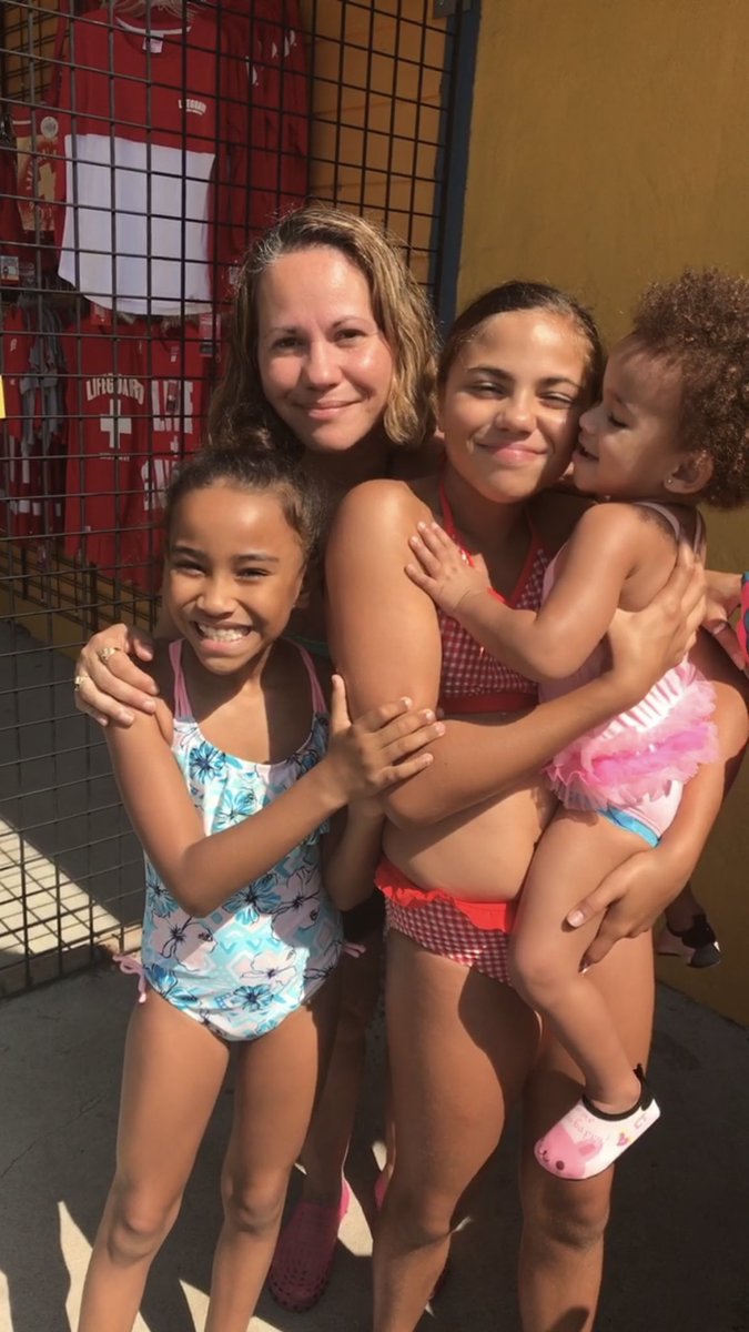 AnimatedTitties's tweet photo. Family time 🤗 celebrating the end of summer https://t.co/SCsge6PLSy