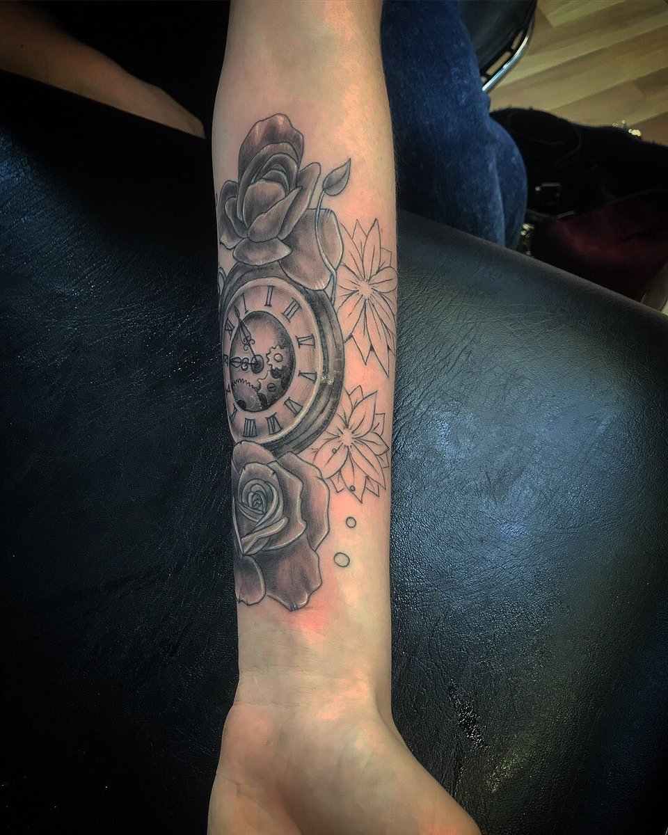 TattooUf's tweet photo. Custom design sleeve in progress
#ink #inked #art #bodyart #tattoo #tats #tattooed #sheffield #sheffieldink #sheffieldtattoo #gazleecrofts #unionforgetattoostudio #sunskintattoomachine #shadowlineink #radiantink #sheffieldissuper #sheffieldsocial https://t.co/kN6tpmlCPX