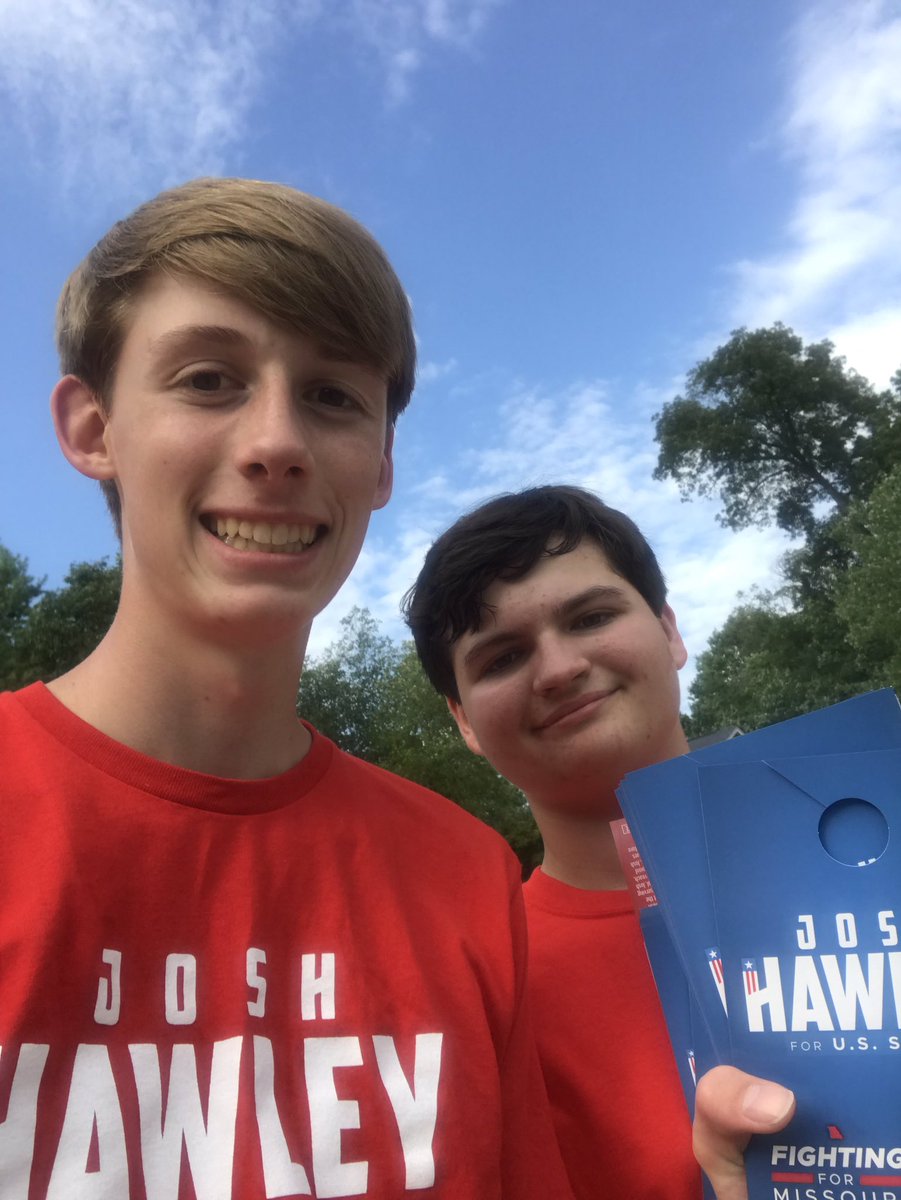 jgeorge0728's tweet photo. While you're headed to dinner, we're headed to the door! Shoutout to our amazing volunteers for their dedication! #LeadRight #DefendtheMOjority #MOSEN https://t.co/HgKkKVUM5x