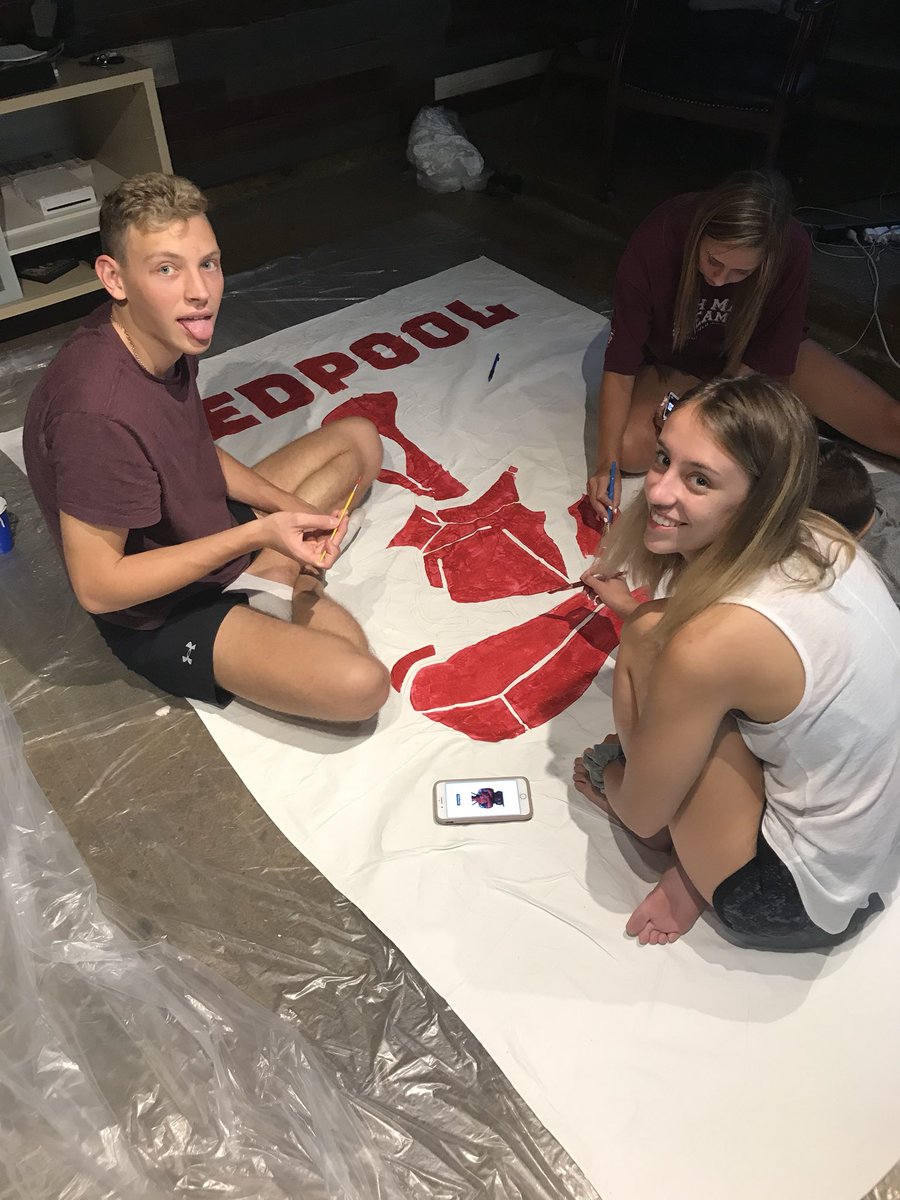 tamufled's tweet photo. Staff has been working so hard for FLED ‘22! #rushfled #tamu22 https://t.co/XQHk6S5LYY