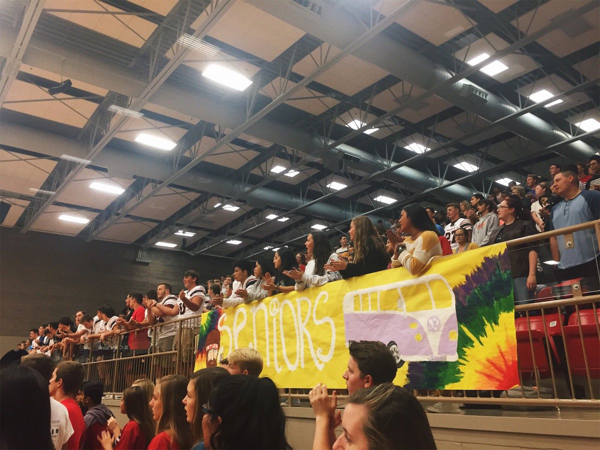 bransonhsstuco's tweet photo. WELCOME BACK #BHS! We hope everyone had an AMAZING first week back! We are so pumped for this school year! Make sure to follow @bransonhsstuco for event information and pics! https://t.co/3ZM1EHog2n