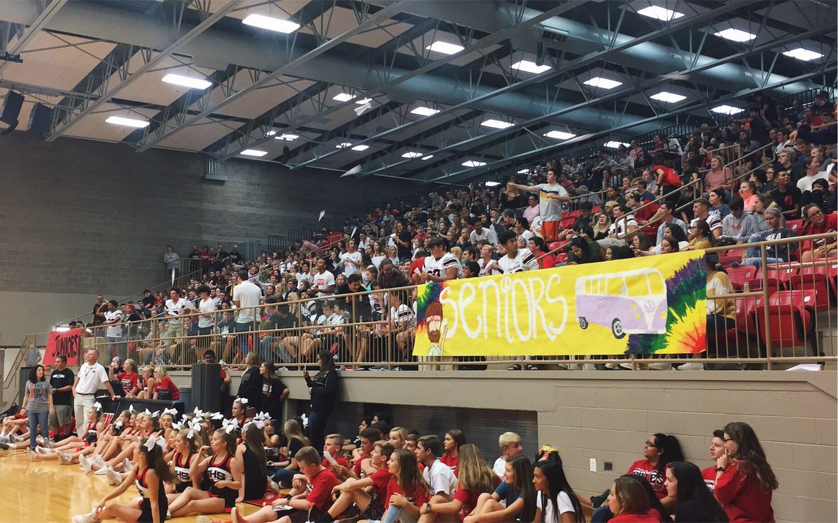 bransonhsstuco's tweet photo. WELCOME BACK #BHS! We hope everyone had an AMAZING first week back! We are so pumped for this school year! Make sure to follow @bransonhsstuco for event information and pics! https://t.co/3ZM1EHog2n