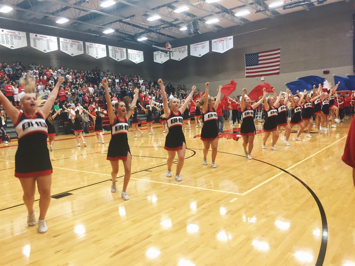 bransonhsstuco's tweet photo. WELCOME BACK #BHS! We hope everyone had an AMAZING first week back! We are so pumped for this school year! Make sure to follow @bransonhsstuco for event information and pics! https://t.co/3ZM1EHog2n