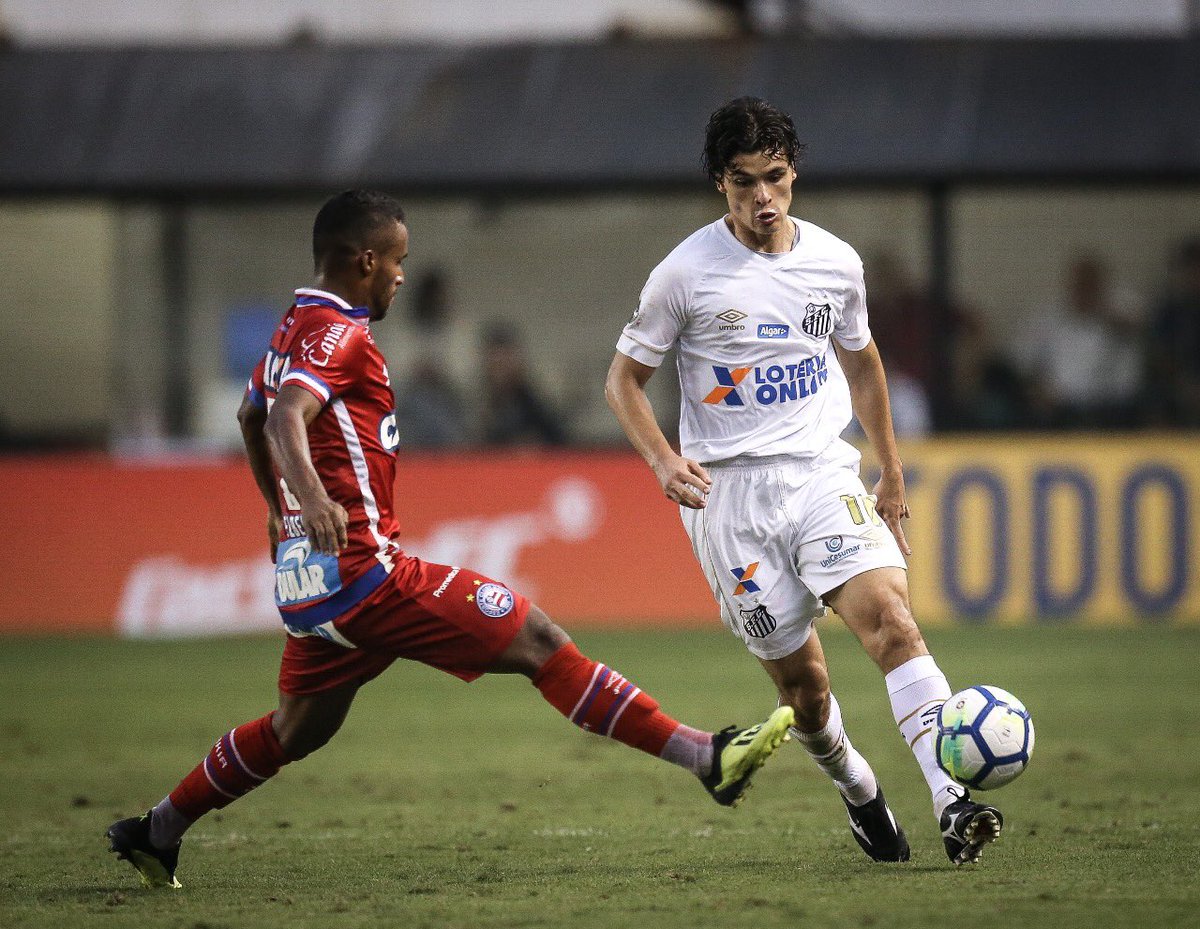 dodopires's tweet photo. + 3 pontos, e continuamos subindo! 👆Vitoria para o nosso guerreiro @GHenrique093 , boa recuperação irmão. #SANxBAH #Brasileirão2018 #SantosSempreSantos 📸 Ricardo Nogueira https://t.co/wIqDe86JaM
