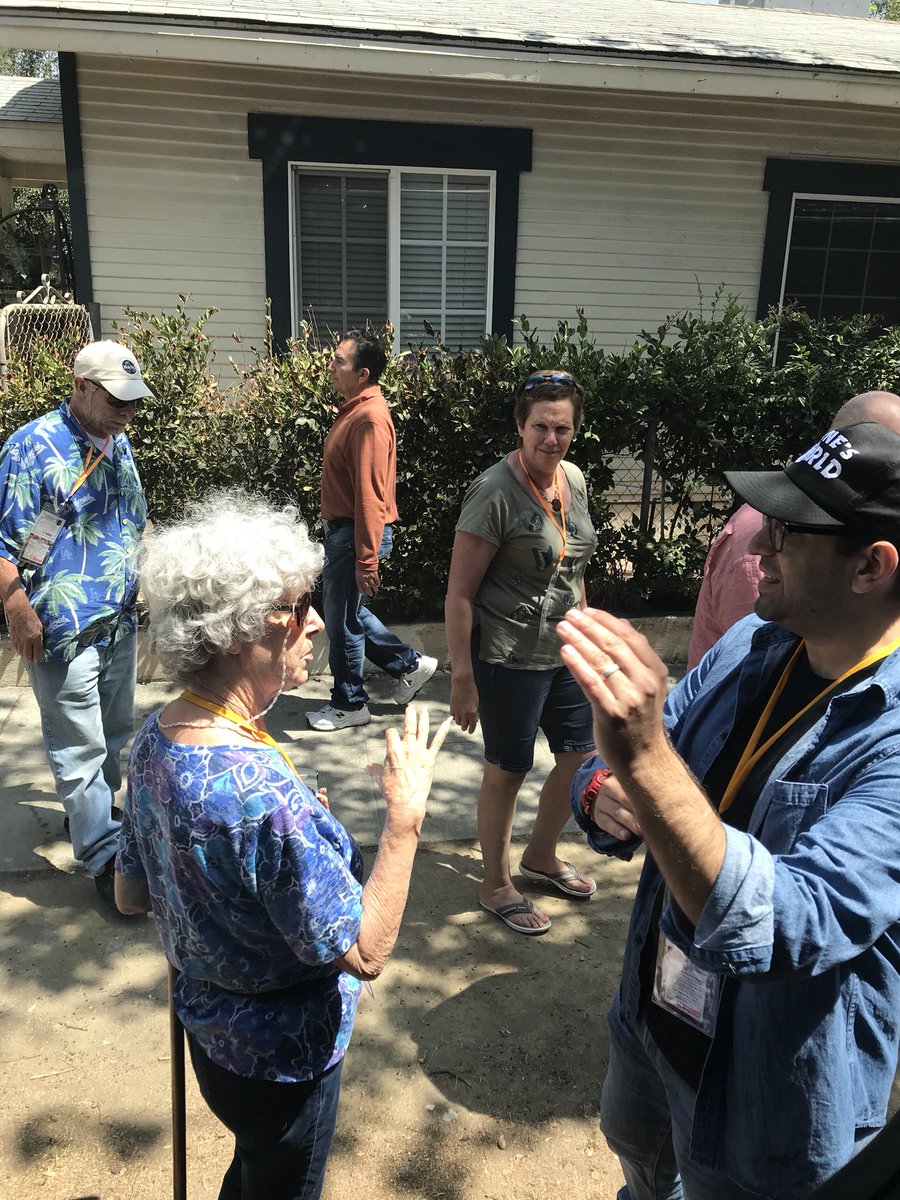 onlocationpc's tweet photo. Thanks everyone for a great San Fernando Valley movie locations tour today. Loved your enthusiasm!
My next Valley film tour on October 27th will feature a special Halloween route. ๐ ๐ป ๐ด #myvalleypass #valleyrelics https://t.co/o4VbQg2BkW
