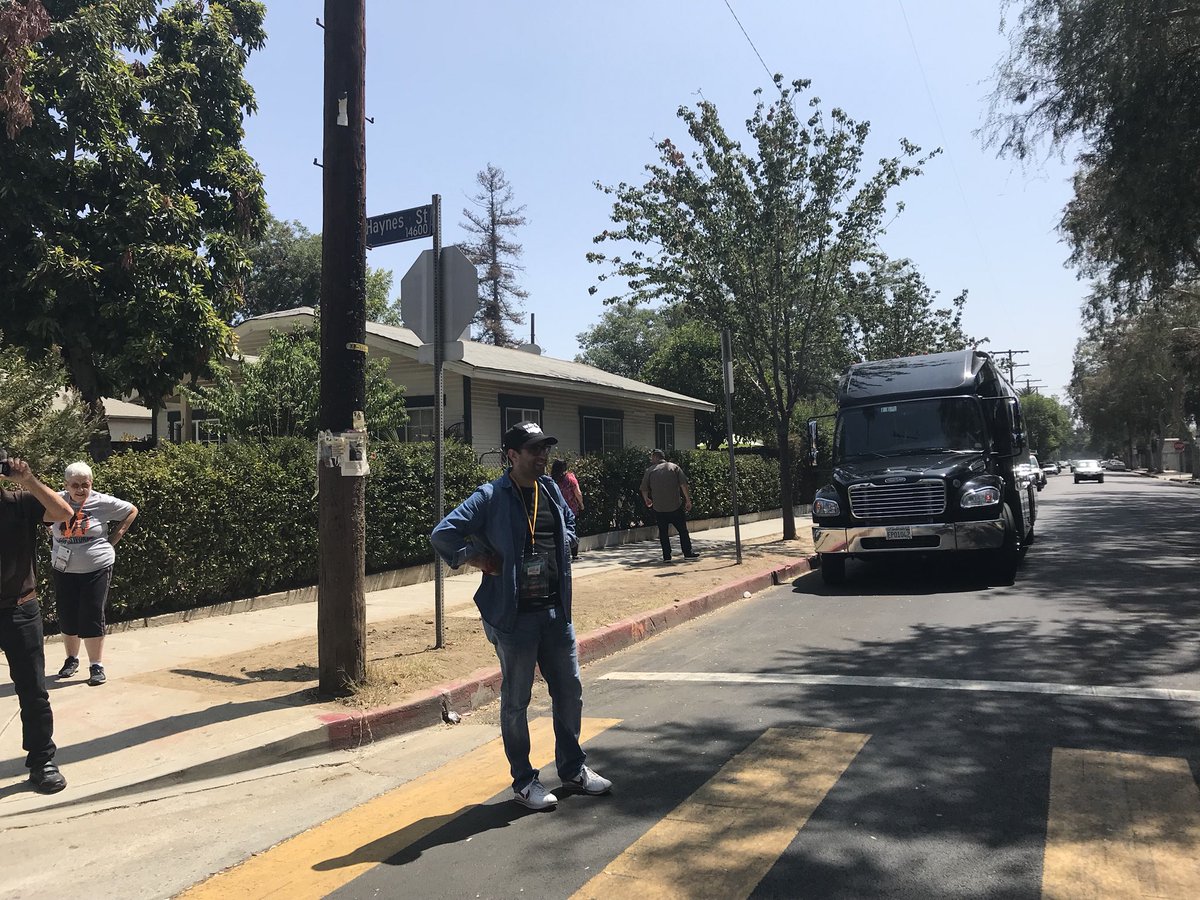 onlocationpc's tweet photo. Thanks everyone for a great San Fernando Valley movie locations tour today. Loved your enthusiasm!
My next Valley film tour on October 27th will feature a special Halloween route. ๐ ๐ป ๐ด #myvalleypass #valleyrelics https://t.co/o4VbQg2BkW