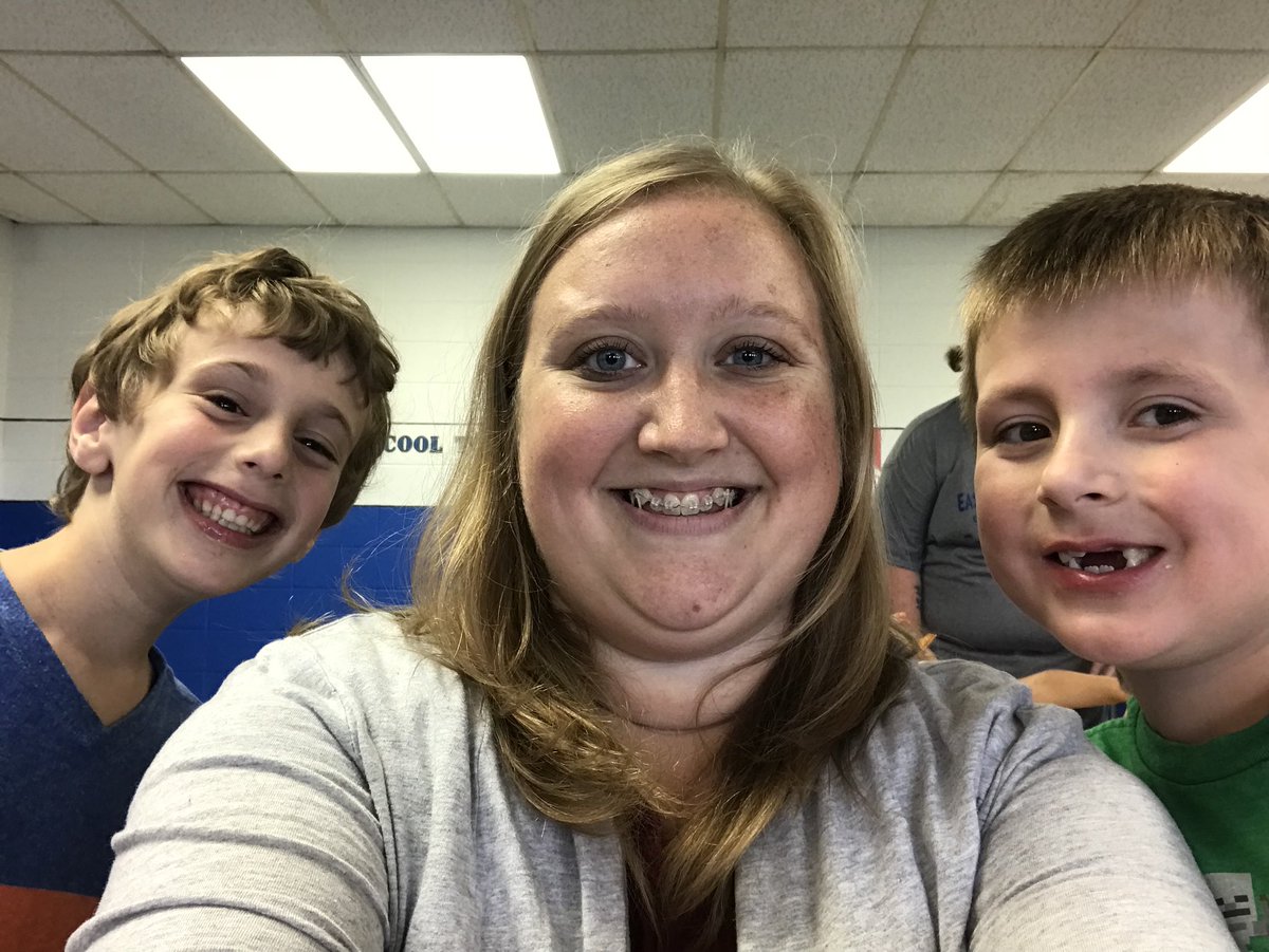 Miss_Bennett3's tweet photo. I had a great lunch with these fabulous firsties!! #eastviewpride #FCSCSpartanPride https://t.co/o4onZvmBgd