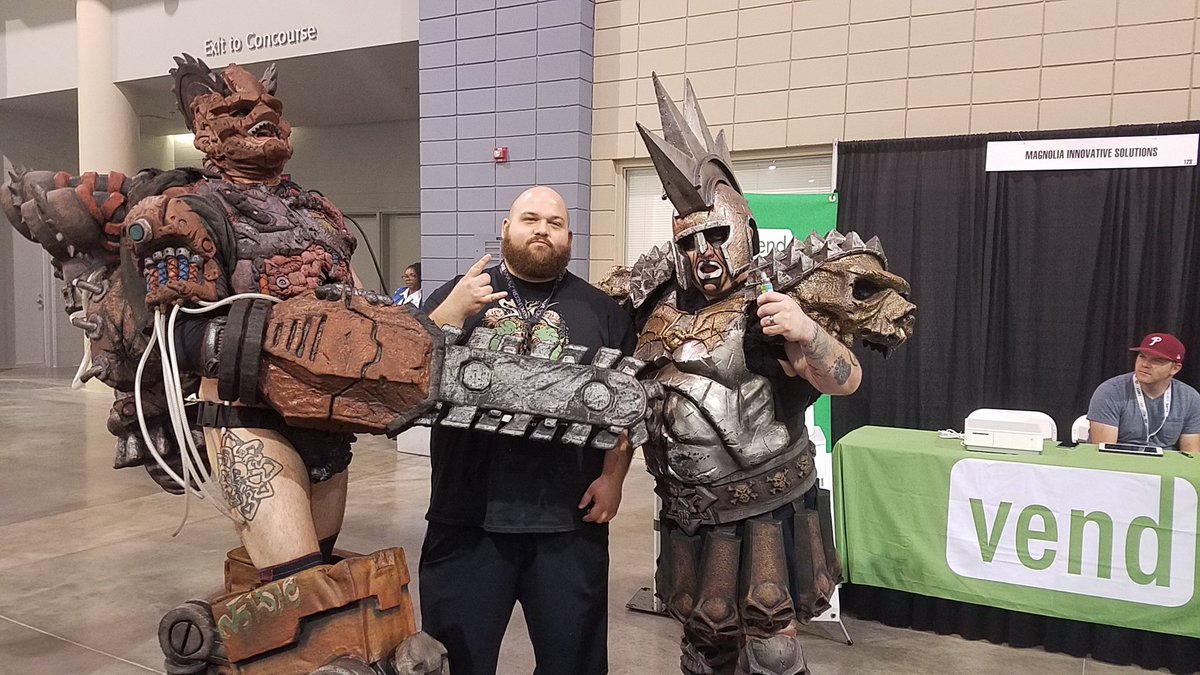 SVC59858361's tweet photo. Me with GWAR at Richmond #gwar #vapefam #vapelife https://t.co/YeJBw7j0wP