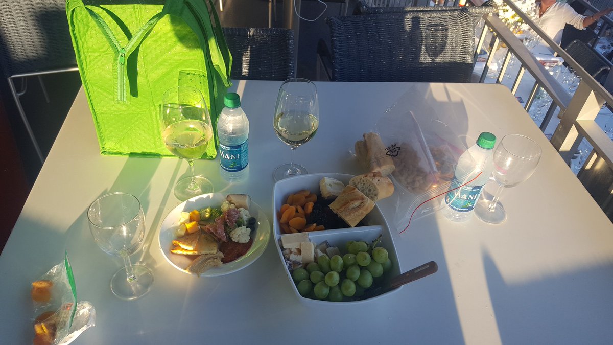 DrJasonJohnson's tweet photo. #dinnerenblanc #DEBdc18 https://t.co/QOgmfBncBw
