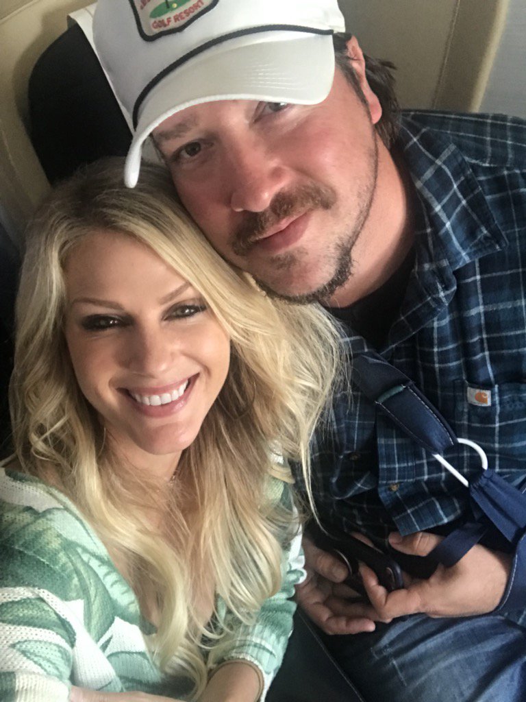 Jennifer Wayne tweet media