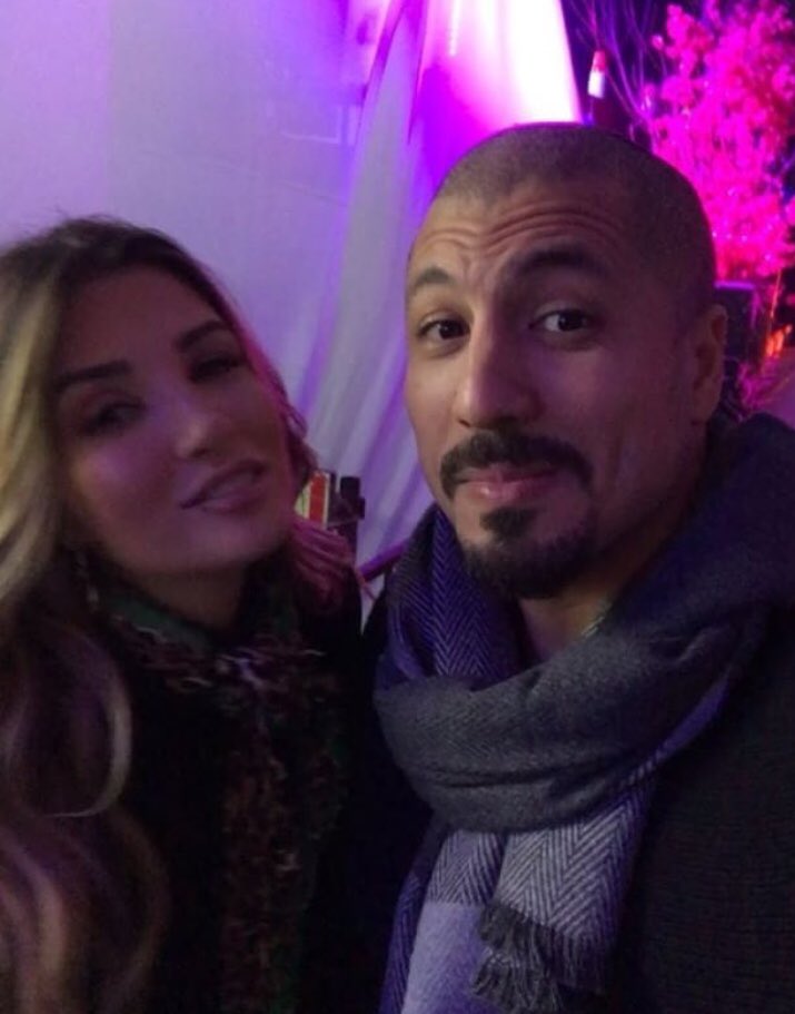 GlorineteS's tweet photo. Estão lindos e chiques! Aproveitem se curtam @AlineGotschalg_ @femedeirostt 💑❤️💙 https://t.co/HfGsUIXzgv