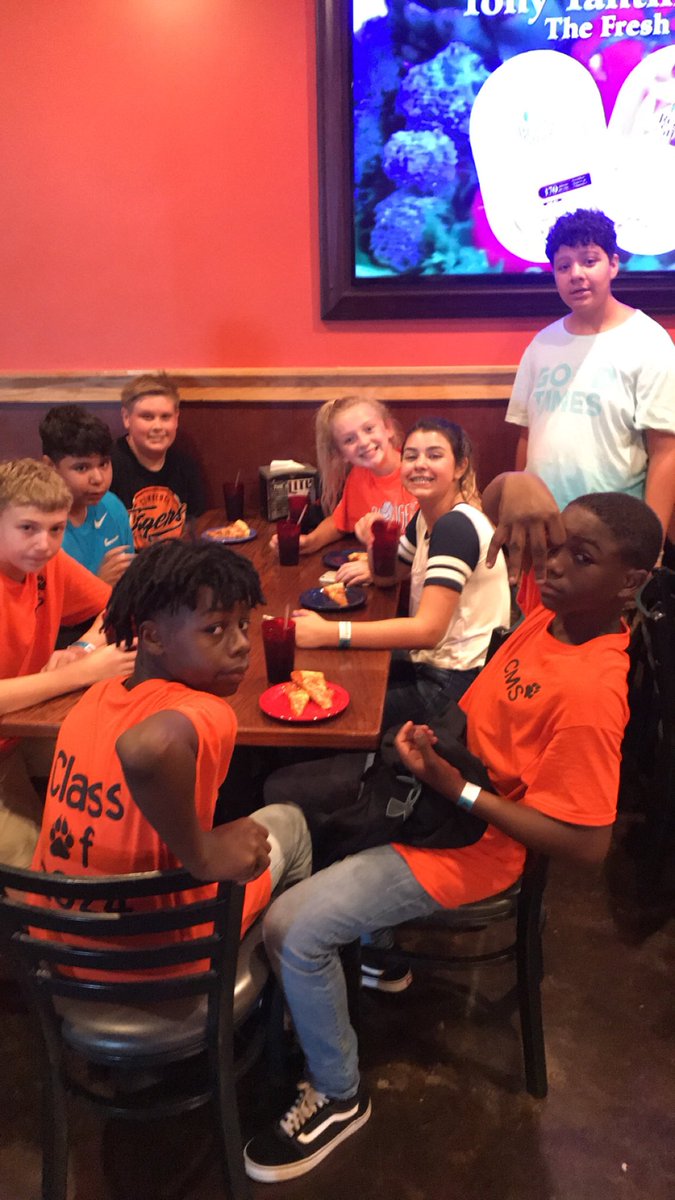 ThemsmandyWhite's tweet photo. 7th grade field trip. These kids make a difference!!! #icaticoach #CMS #commercems , #fieldtrips #CISDTigers https://t.co/3SrHSXy0wa