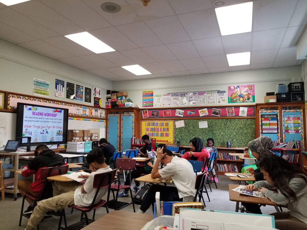 misses_wallace's tweet photo. 2nd week of school. π#readingworkshop #ESOL #DonorsChoose #graphicnovels #audiobooks #allreadingcounts @DonorsChoose @camphalfblood @goraina @JP_Books @ButUCanCallMeZ @angiecthomas https://t.co/xKbvJJLIxC