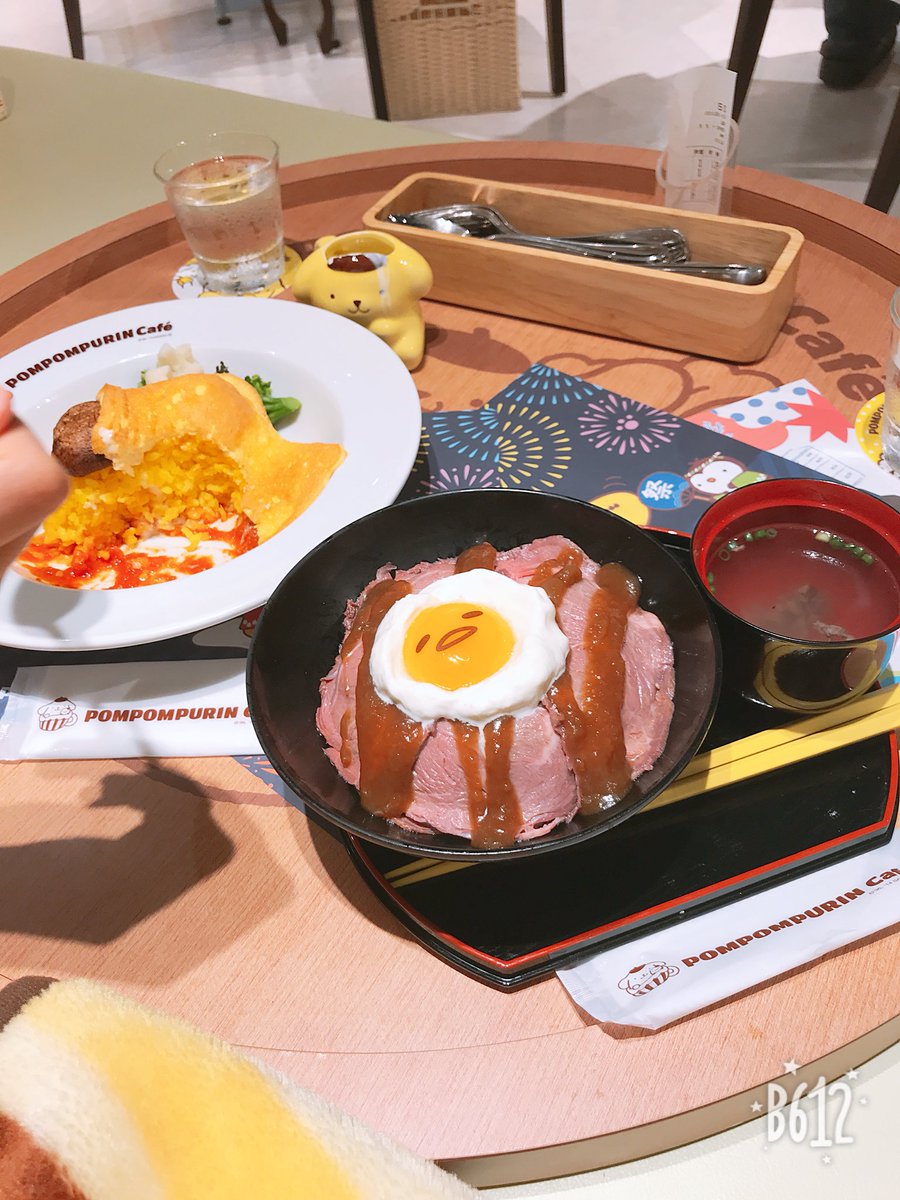 Cj6bbJo's tweet photo. ポムポムプリンカフェに来てる(^O^)
可愛いし、美味しい https://t.co/du7rR3S2mV