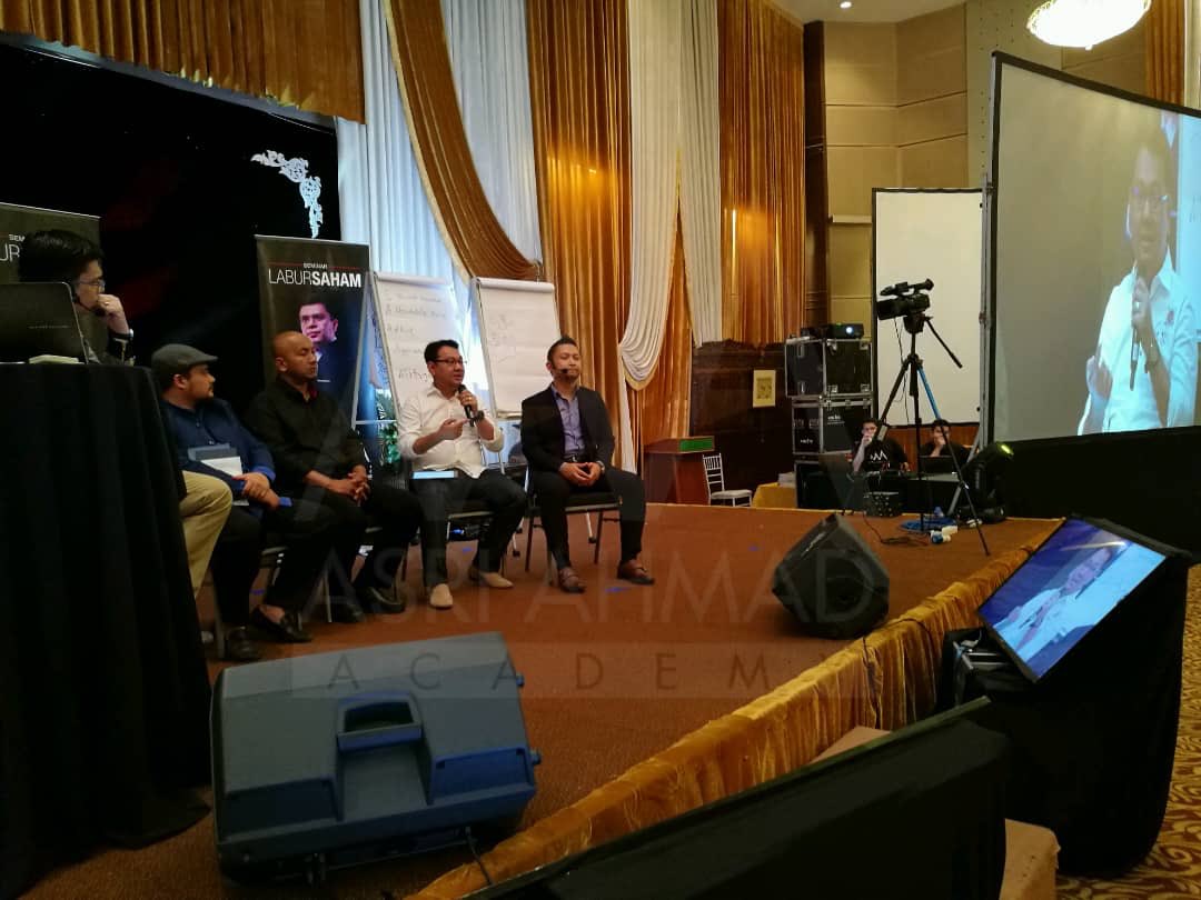 MyETFseries's tweet photo. Seminar Labur Saham @ Intekma Resort, Shah Alam
.
#etfs #myetf #myetfseries #ivcap #valuecap https://t.co/GcMoLHcAuR