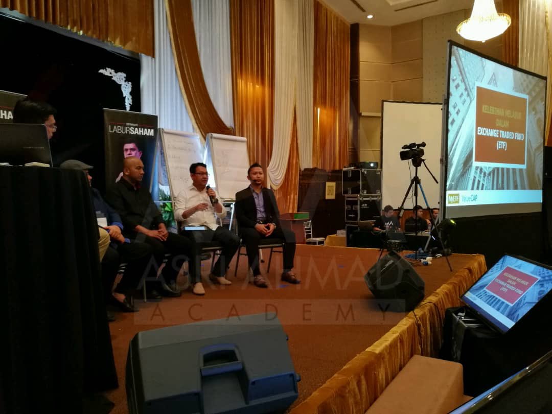 MyETFseries's tweet photo. Seminar Labur Saham @ Intekma Resort, Shah Alam
.
#etfs #myetf #myetfseries #ivcap #valuecap https://t.co/GcMoLHcAuR