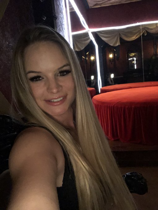 Let&rsquo;s get weird!!!! https://t.co/trtvuOyPfw